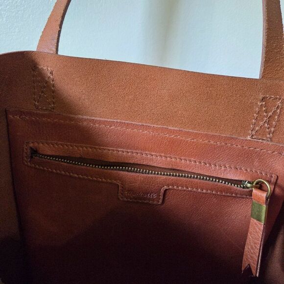 LIKE NEW MADEWELL ABC GOLD STAMPED GENUINE LEATHER SLING TOTE MED-LARGE - Picture 5 of 16